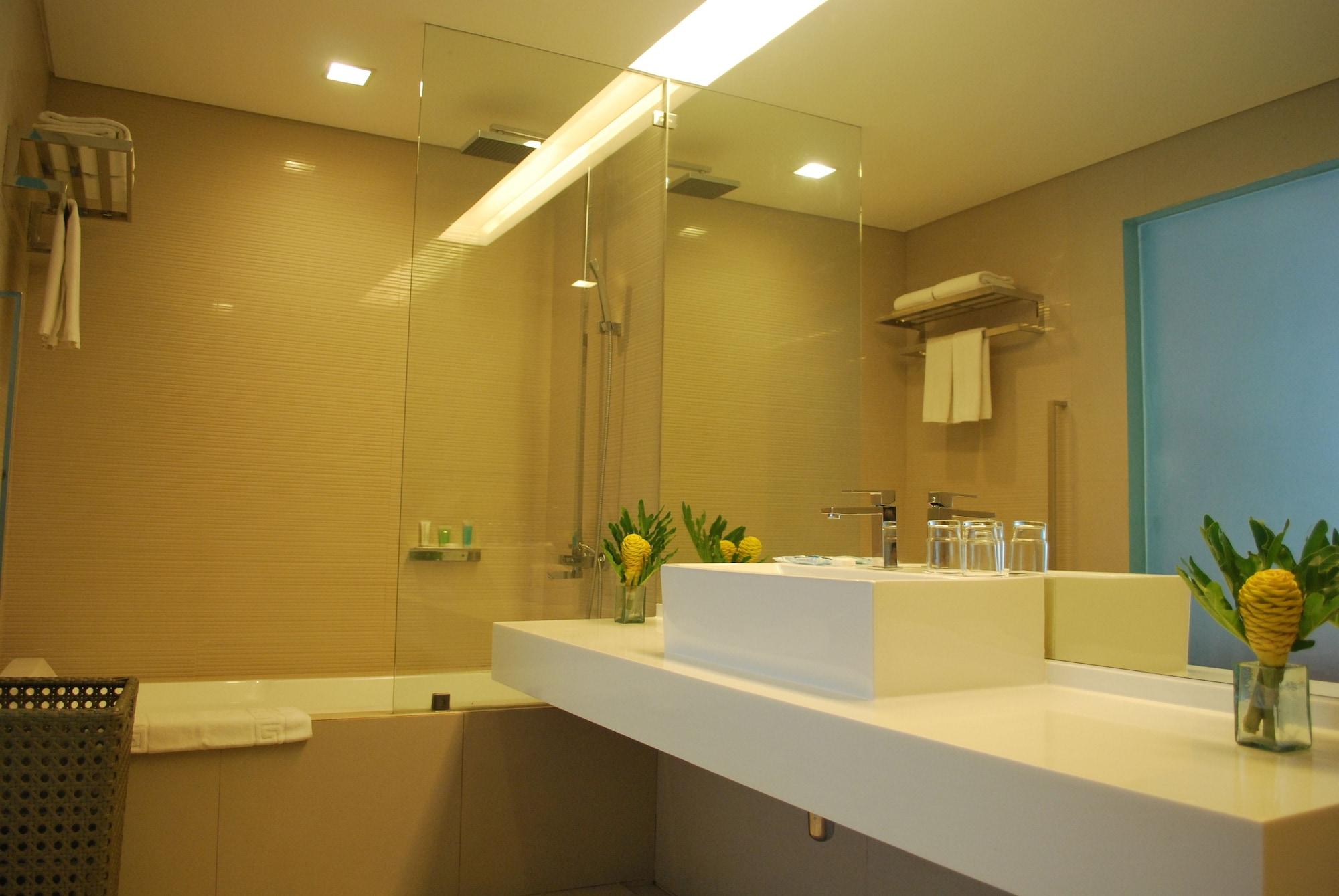 Astoria Boracay Resort 4*